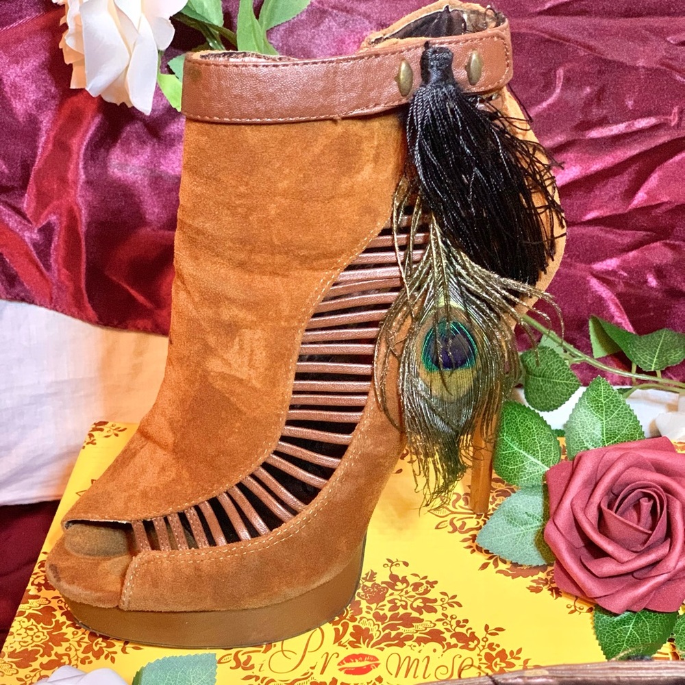 Peacock Heel